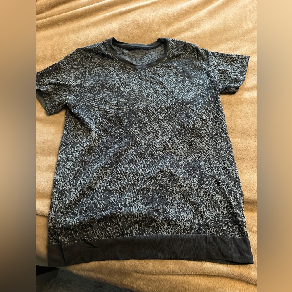 Lululemon top